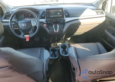 2023 Honda Odyssey Touring z USA, uszkodzony, nr VIN 5FNRL6H85PB000292